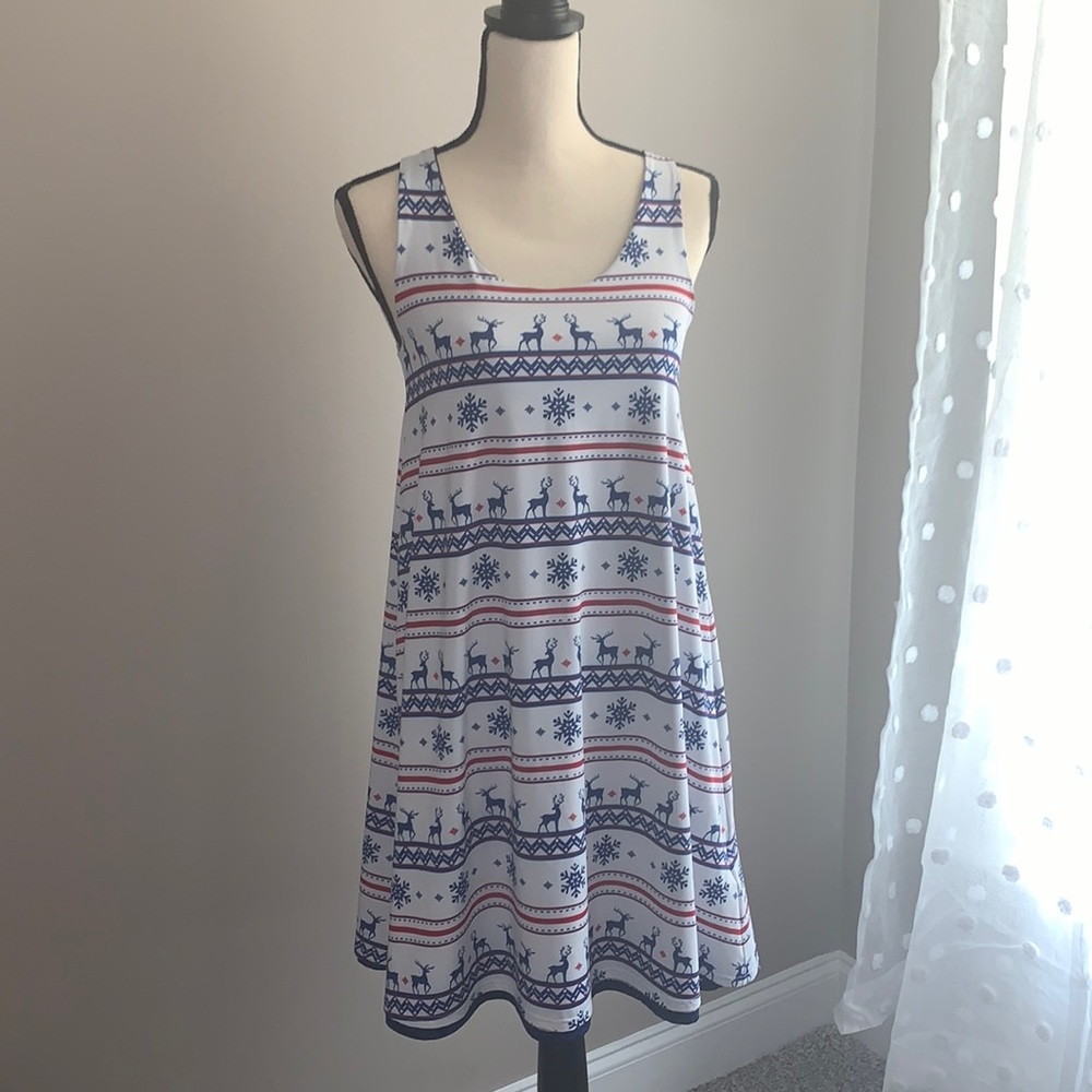Shinesty reversable dress. Size Medium 🎅🏻🎄